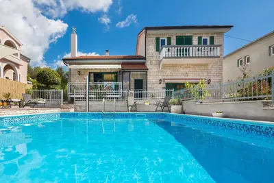 Image de Maison de vacances Bilice pour 1 - 6 personnes avec 3 chambres à coucher - Maison de vacances