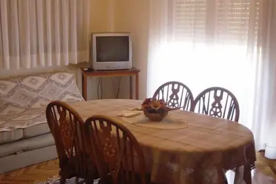 Image de Appartement de vacances Vantačići pour 1 - 4 personnes avec 2 chambres à coucher - Maison jumelée