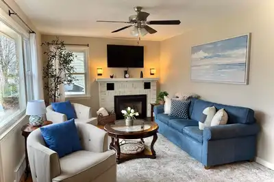 Image de Sand & Snow - Remodeled / Great Location! Walk to Downtown and Beach!