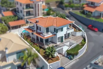 Image de Maison de vacances Funchal pour 1 - 8 personnes avec 4 chambres à coucher - Maison de vacances