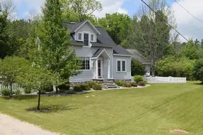 Image de M22 Shores | Beach | Pet-friendly | Waterfront | Large Groups