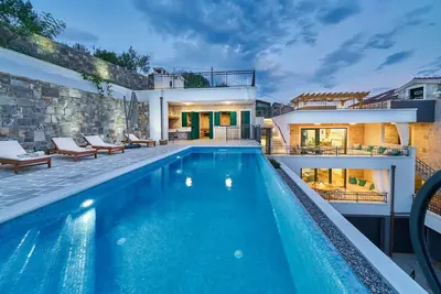 Maison de vacances Dugi Rat pour 1 - 12 personnes avec 6 chambres à coucher - Maison de vacances