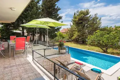 Image de Maison de vacances Murter (Ort) pour 1 - 10 personnes avec 5 chambres à coucher - Maison de vacances