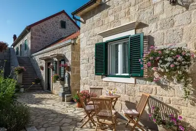 Image de Maison de vacances Kljuc pour 1 - 7 personnes avec 3 chambres Ă coucher - Maison de vacances