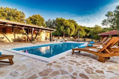 Image de Maison de vacances Pakostane pour 1 - 8 personnes avec 3 chambres à coucher - Maison de vacances