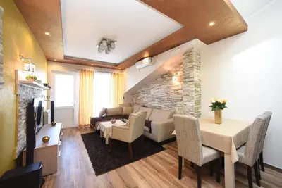 Appartement de vacances Tivat pour 2 - 4 personnes avec 2 chambres à coucher - Maison jumelée