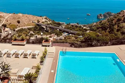 Image de Appartement de vacances Taormina pour 2 - 6 personnes avec 2 chambres à coucher - Logement de vacanc