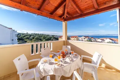 Image de Appartement de vacances Supetar pour 1 - 5 personnes avec 2 chambres Ă coucher - Logement de vacance