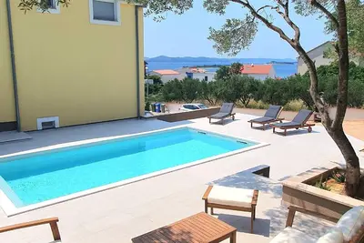Image de Appartement de vacances Drage pour 1 - 4 personnes avec 2 chambres Ă coucher - Maison de vacances
