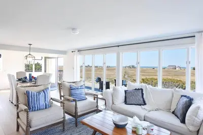 Image de Dreamy Water Views w/ Beach Access!