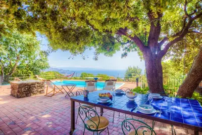 Image de Maison de vacances Mascali pour 1 - 6 personnes avec 3 chambres à coucher - Maison de vacances