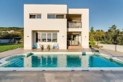 Image de Maison de vacances Crikvenica pour 1 - 8 personnes avec 4 chambres à coucher - Maison de vacances