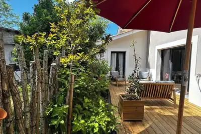 Image de Entre Bassin et plages Océane, Maison de charme, Très calme, jardin paisible.