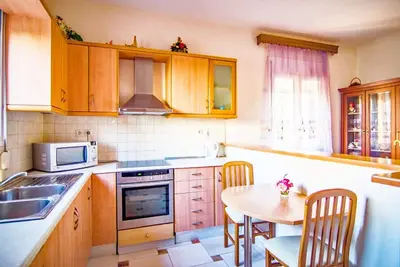 Image de Maison de vacances Stalos pour 1 - 6 personnes avec 3 chambres à coucher - Maison de vacances
