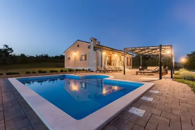 Image de Maison de vacances Pazin pour 1 - 6 personnes avec 3 chambres à coucher - Maison de vacances