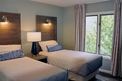 Image de 2 Bed/2 Bath Luxury Condo on Resort