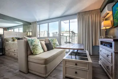 Image de Aqua Aloha Surf Waikiki 1404 Deluxe Studio with Lanai and Partial City Views