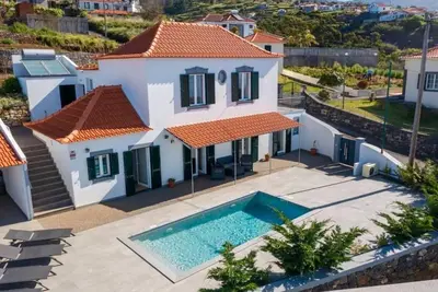 Image de Maison de vacances Estreito da Calheta pour 1 - 6 personnes avec 3 chambres à coucher - Maison de va