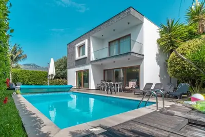 Image de Maison de vacances São Martinho pour 1 - 8 personnes avec 4 chambres à coucher - Maison de vacances