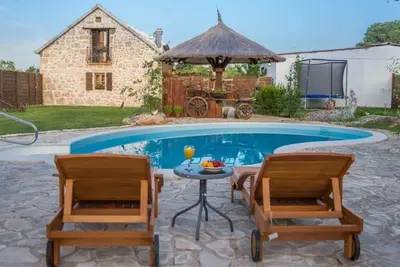 Image de Maison de vacances Bogatic pour 1 - 9 personnes avec 5 chambres à coucher - Maison de vacances