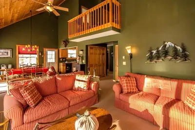 Image de Relaxing Waterfront View - steps from the beach - family friendly retreat