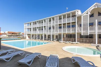 Image de Joli appartement pour 6 personnes avec Wifi, piscine, Tv, balcon, animaux admis et parking
