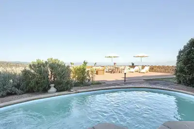 Image de Maison de vacances privée avec bain à remous, climatisation, Wifi, piscine privée, Tv, terrasse