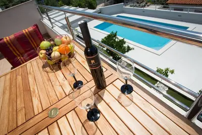 Image de Appartement de vacances Okrug Gornji pour 1 - 5 personnes avec 2 chambres à coucher - Logement de va