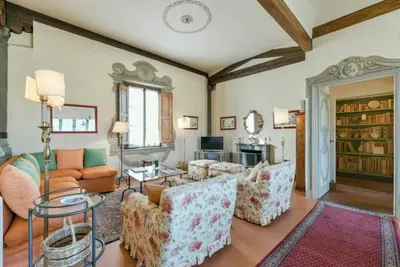 Image de Miravista est un appartement classique de 120 m², à quelques pas de la basilique de Santa Croc. . .