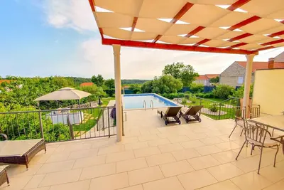 Image de Maison de vacances Cilipi pour 1 - 6 personnes avec 3 chambres à coucher - Maison jumelée