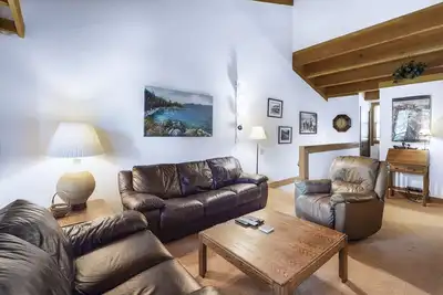 Image de Dreamy Ski Retreat W/ Private Patio, Shared Pool/Hot Tubs, Free WiFi & More