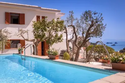 Image de Maison de vacances Massa Lubrense pour 1 - 8 personnes avec 4 chambres à coucher - Maison mitoyenne