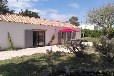 Image de Maison de pays avec grand jardin clôturé à 300 m de la mer
