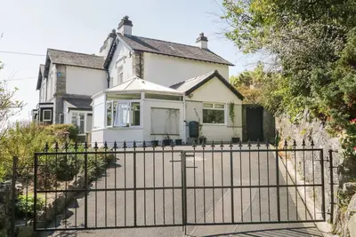 Image de Yewbarrow Cottage, pet friendly, with open fire in Grange-Over-Sands