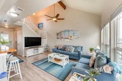 Image de Waterfront Mustang Island Condo w/ Dock!