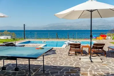 Image de Maison de vacances Supetar pour 1 - 10 personnes avec 3 chambres à coucher - Maison de vacances