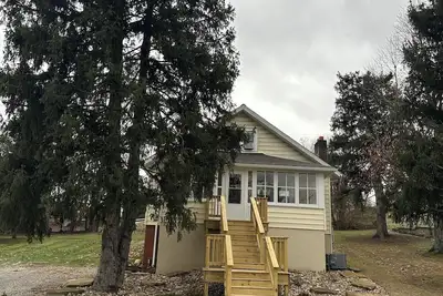 Image de Rio Grande \"Dean Lewis\" House. Just off campus!