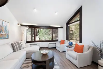 Image de Mountain Light Loft (#342) | 10 min to Ski - Views, A\/C, Golf, Pool & Hot Tub