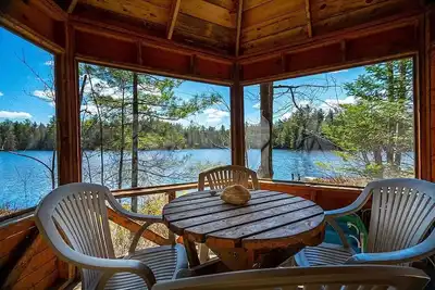 Image de A True Rustic Cabin with Private Access to Bass Lake and Hiking Trails