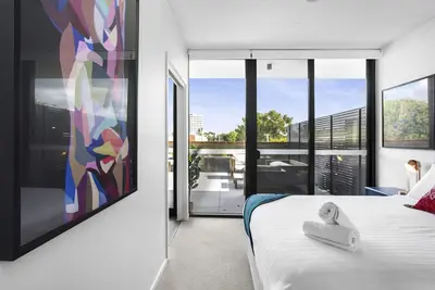 Image de Boutique Unit with Huge Terrace near Cafes & Shops