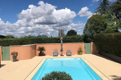 Image de Gite pour 3, idéalement situé, à 10 mn d’Aix en Provence et 20 mn de Marseille