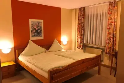 Image de Doppelzimmer, Dusche Oder Bad, Wc, 1 Schlafraum - Gasthaus-pension-metzgerei Maßem