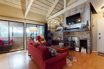 Image de Bigwood 41 Cozy Mountain Cabin, Private Washer Dryer, 1 mile to Eagle Lodge by RedAwning