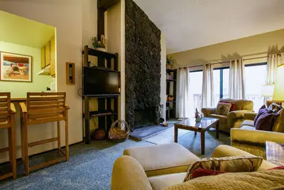 Image de Summit 277 Pet-Friendly, Open Floor Plan, Walk to the Slopes by RedAwning