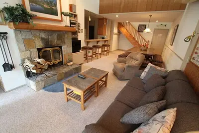 Image de Summit 294 Rustic, Great Complex Amenities, Walk to Eagle Lodge by RedAwning