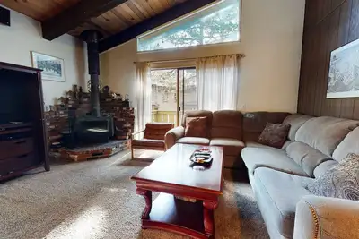 Image de Chateau de Montagne 17 Spacious Family Townhome with Great Complex Amenities On Shuttle Route by RedAwning