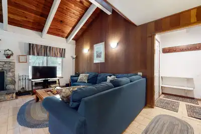 Image de Horizons 4 188 Cozy Condo with Great Complex Amenities, On the Shuttle Route by RedAwning