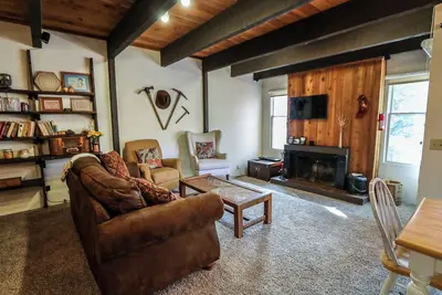 Image de Val DIsere 6 Pet-Friendly Mountain Rustic Spacious Condo only Short Walk To The Village by RedAwning