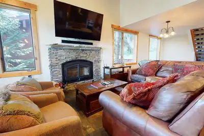 Image de Bridges Townhome 15 Remodeled Mountain View Townhome with Private Jacuzzi and Garage by RedAwning