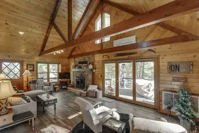 Image de Secluded cabin on Pine River